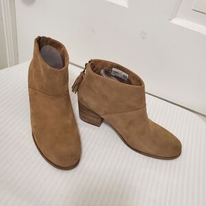 EC Toms Leila Boot Toffee Suede backside zip close Size 9.5, classic, casual